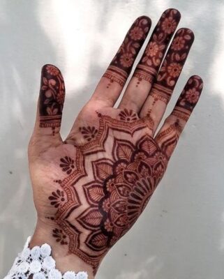 Mehndi Design Easy And Beautiful looks attractive on every occasion
