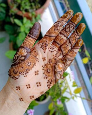Mehndi Design Easy And Beautiful never goes out of fashion