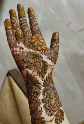 Mehndi Design Simple 2026 looks beautiful for small functions