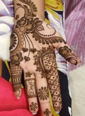 Mehndi Design Simple Front Hand can be done in less time