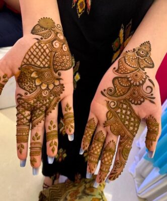 Mehndi Design Simple Front Hand is loved for its simplicity