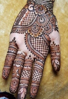 Mehndi Design Simple Front Hand is suitable for engagement ceremonies