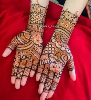 Mehndi Design can be simple or very detailed