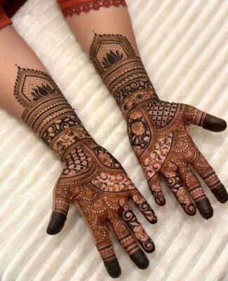 Mehndi Design creates a beautiful artistic touch