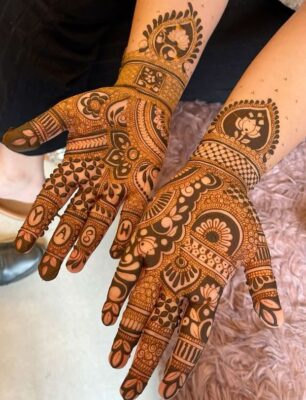 Mehndi Design gives a stylish and classy look