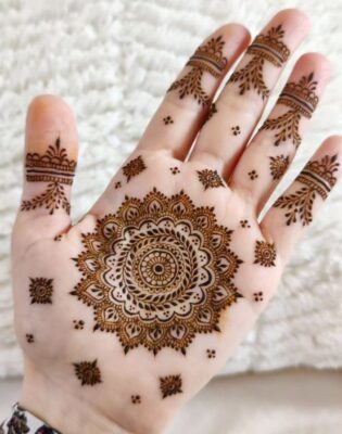 Mehndi Design is easy to learn with regular practice