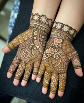 Mehndi Design is suitable for both hands and feet