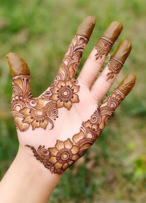 Mehndi Design is very popular during weddings and festivals