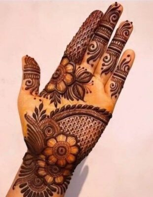 Modern brides often combine traditional and modern Full Hand Mehndi Design styles