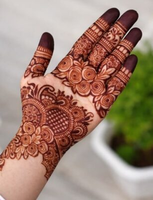New Mehndi Design Photo is perfect for front and back hand designs