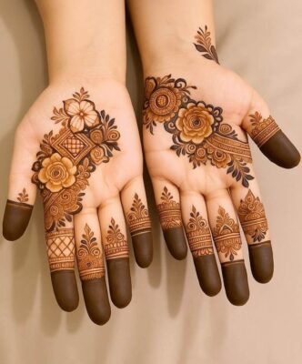 New Mehndi Design Photo looks elegant with dark henna color