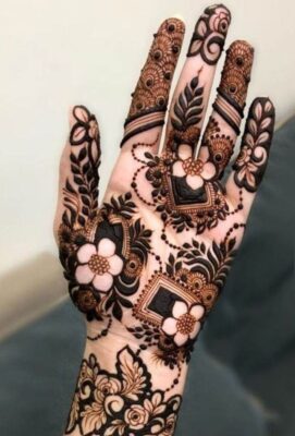 Simple Mehandi Design is loved for its clean and elegant patterns