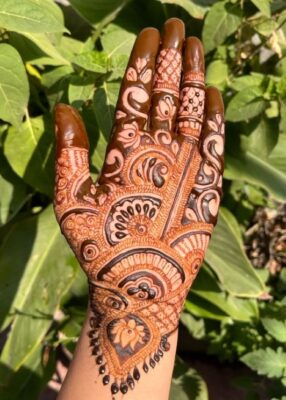 Simple Mehandi Design is perfect for beginners who want easy styles