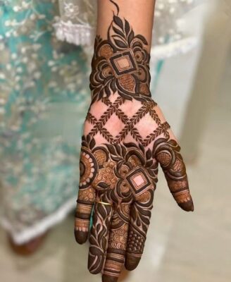 Simple Mehandi Design is perfect for simple and elegant looks