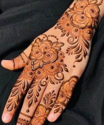 Stylish Back Hand Mehndi Design gives a fresh and trendy appearance
