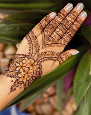 Stylish Back Hand Mehndi Design is easy to apply with practice