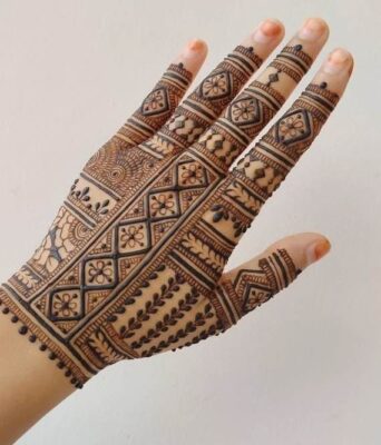 Stylish Back Hand Mehndi Design is ideal for festive occasions