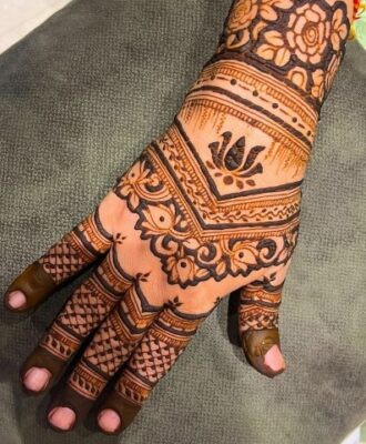 Stylish Back Hand Mehndi Design is perfect for casual functions