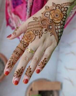 Stylish Back Hand Mehndi Design is perfect for engagement ceremonies
