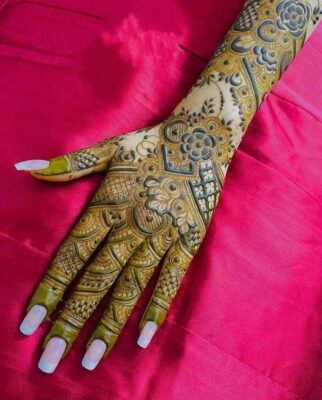 Stylish Back Hand Mehndi Design never goes out of fashion