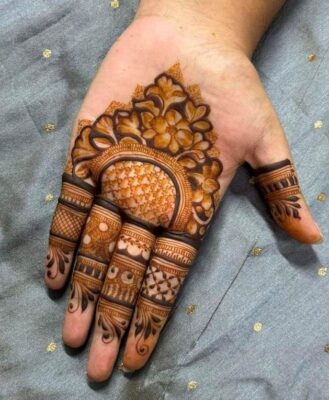 Stylish Simple Mehndi Design is loved for its simplicity
