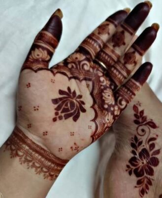 Stylish Simple Mehndi Design looks stunning with dark henna stain
