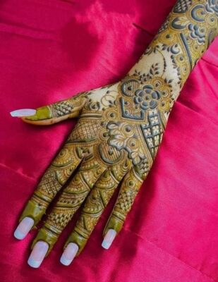 The beauty of Instagram Modern Back Hand Mehndi Design attracts everyone