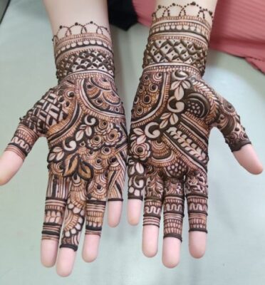 Aesthetic Mehndi Design enhances the beauty of hands with elegant patterns