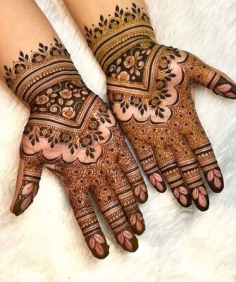 Aesthetic Mehndi Design gives a classy and modern look
