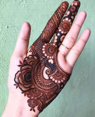 Aesthetic Mehndi Design makes every occasion special
