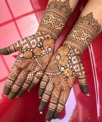 Easy Mehndi Design can be created quickly for weddings and functions