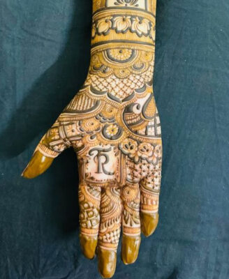Latest Simple Mehndi Designs are suitable for weddings and functions