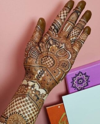Beginner Front Hand Mehndi Design