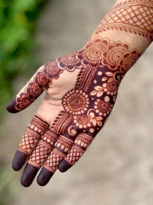 Easy Front Hand Mehndi Design