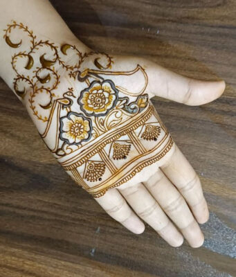 Easy Mehndi Design featuring stylish and modern patterns