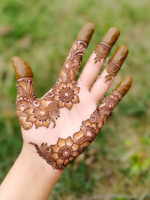 Easy Mehndi Design for casual and special events