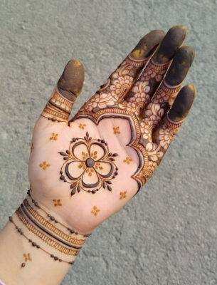 Easy Mehndi Design perfect for daily and festive wear