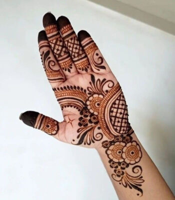 Easy Mehndi Design that enhances your overall style