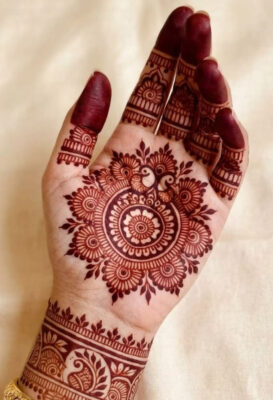 Easy Mehndi Design that makes your hands look beautiful