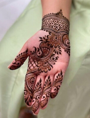 Easy Mehndi Design with simple yet stunning looks