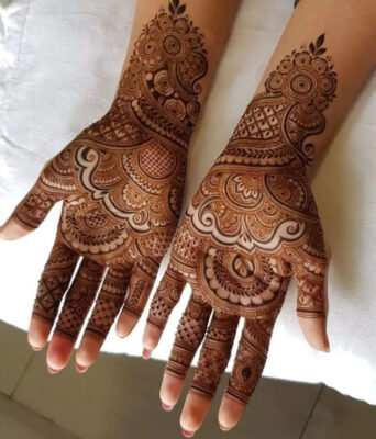 Elegant Arabic Mehndi Design