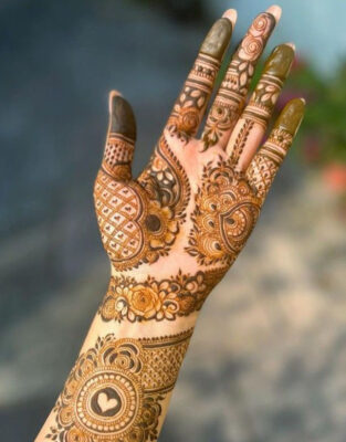 Front Hand Simple Mehndi Design
