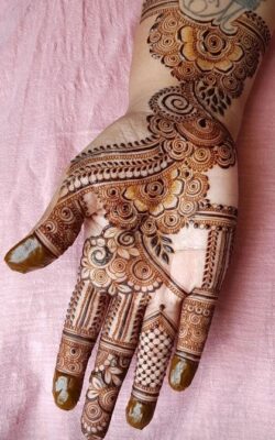 Front Palm Mehndi Design