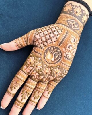 Mehndi Design Easy And Beautiful makes every hand look special