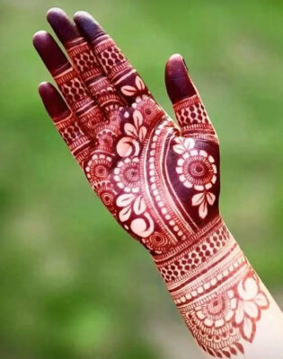 Simple Front Hand Mehndi Design