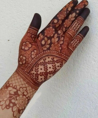 Simple Mehndi Design is easy to draw and looks beautiful