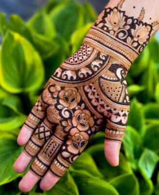 Simple Mehndi Design is easy to learn and apply