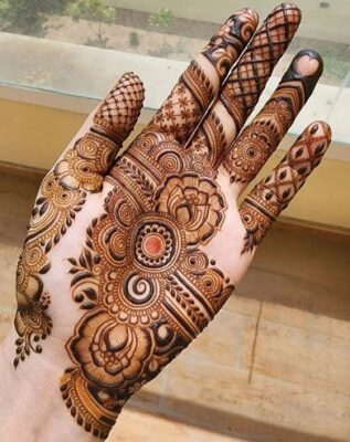 Trending Front Hand Mehndi Design